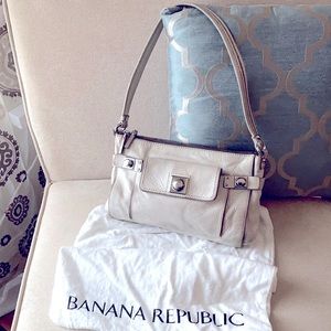 GUC!Banana Republic Pebbled Leather handbag. Great used condition! W/dust bag!